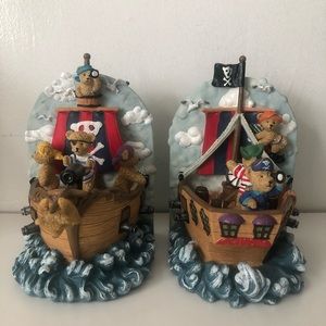 Pirate teddy bear book ends